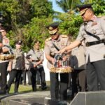 Mengenang Perjuangan Pendahulu, Kapolda Sulbar Pimpin Ziara Makam Pahlawan Pattidi dalam Rangka Hari Bhayangkara ke‑80