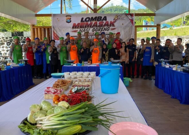 Jadi Koki Dadakan, Kapolda Sulbar dan Para PJU Adu Keterampilan Masak Nasi Goreng Dalam Semarak Hari Bhayangkara ke‑80