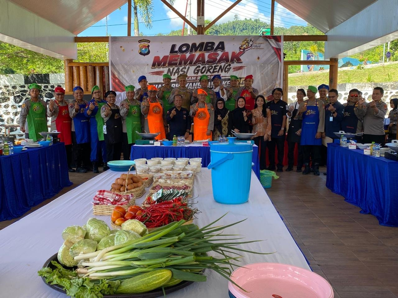 Jadi Koki Dadakan, Kapolda Sulbar dan Para PJU Adu Keterampilan Masak Nasi Goreng Dalam Semarak Hari Bhayangkara ke‑80