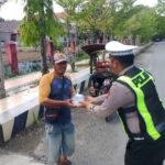 Eratkan Hubungan dengan Masyarakat, Sat Lantas Polres Polman Gelar Aksi Sosial “Jumat Berkah”