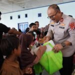 Di Pulau Terluar Mamuju, Kapolda Sulbar Datang Bagai Keluarga dan Bawa Kebahagiaan untuk Warga Pulau Ambo