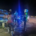 Semboyan Patroli Malam Ditlantas Polda Sulbar: Hadir Melayani dan Membantu Masyarakat