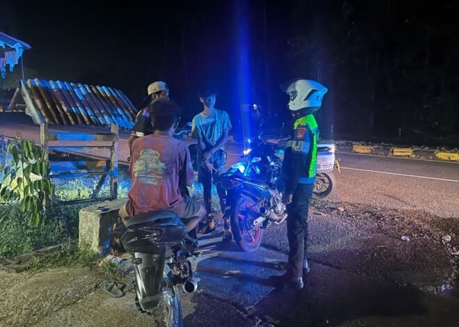 Semboyan Patroli Malam Ditlantas Polda Sulbar: Hadir Melayani dan Membantu Masyarakat
