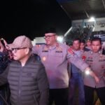 Panggung Gembira HUT Bhayangkara ke‑80 Polda Sulbar Banjir Pengunjung, Charly Van Houten Buat Suasana Stadion Manakarra Makin Meriah
