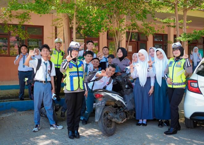 Dengan Pendekatan Akrab, Polantas Polda Sulbar Tanamkan Kesadaran Tertib Lalu Lintas di Kalangan Pelajar
