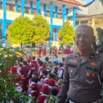 Gerakan Ayah Mengantar Anak Di Hari Pertama Bersekolah (GAMAS) Polda Sulbar, Genggaman Kasih Sayang untuk Buah Hati