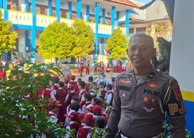 Gerakan Ayah Mengantar Anak Di Hari Pertama Bersekolah (GAMAS) Polda Sulbar, Genggaman Kasih Sayang untuk Buah Hati
