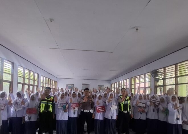 Police Goes to School, Satlantas Polres Luwu Tanamkan Budaya Tertib Berlalu Lintas kepada Ratusan Siswa Baru SMAN 12 Luwu