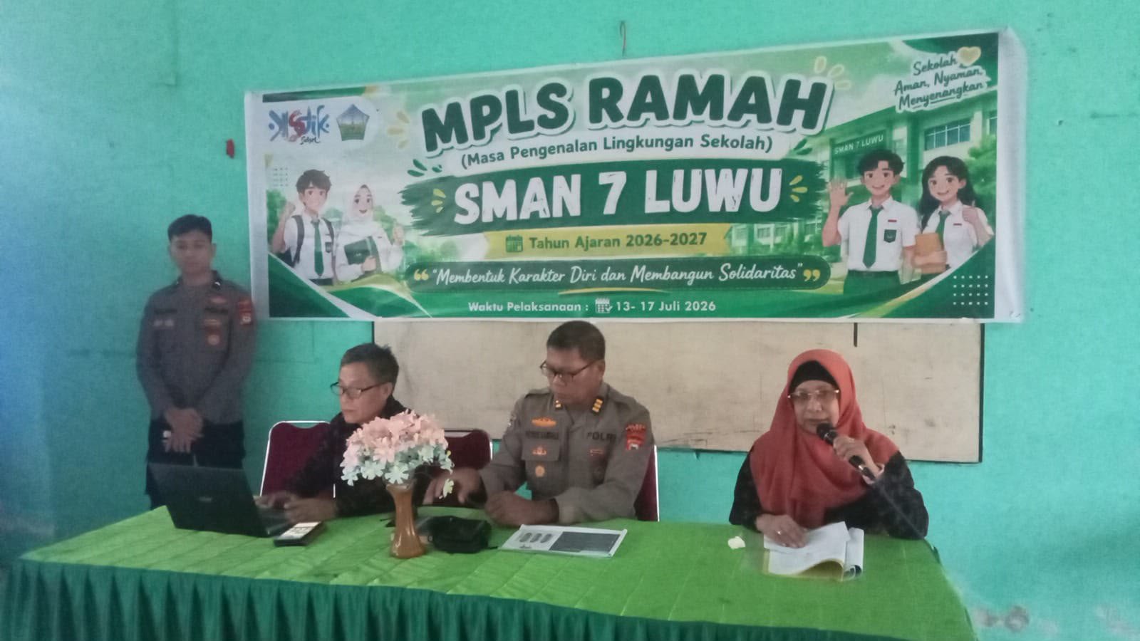 Tanamkan Empat Pilar Kebangsaan Sejak MPLS, Kasat Binmas Polres Luwu Bekali Siswa Baru SMAN 7 Luwu