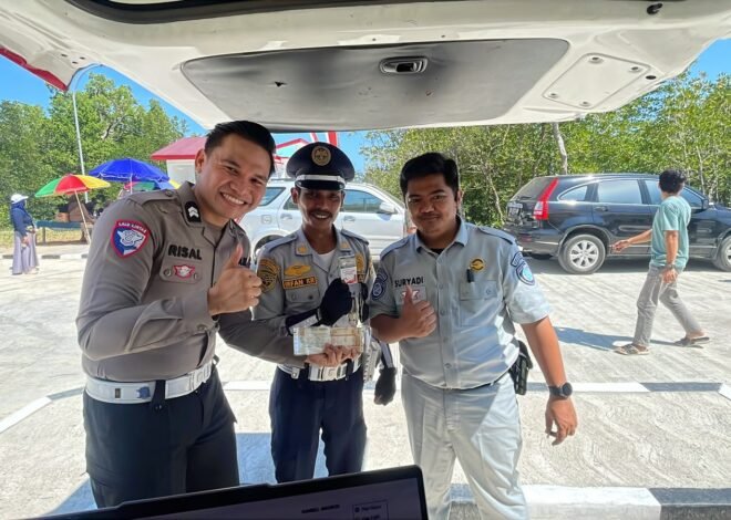 Hadir di Kampung Nelayan, SAMKEL Ditlantas Polda Sulbar Permudah Urusan STNK dan Pajak Kendaraan