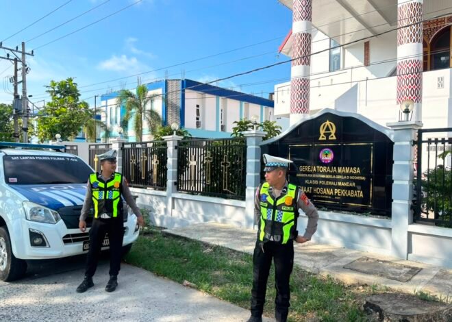Unit Siaga Satlantas Polres Polman Perkuat Pengamanan Ibadah Minggu Melalui Patroli Dialogis di Sejumlah Gereja
