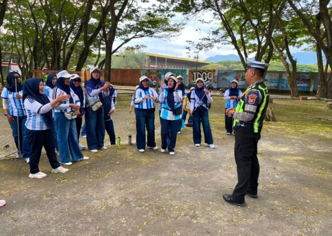 Satlantas Polres Polman Sosialisasikan Budaya Tertib Berlalu Lintas kepada Komunitas Senam SPC