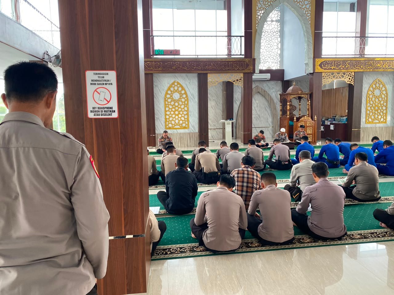 Perkuat Pondasi Moral dan Disiplin, Polda Sulbar Konsisten Gelar Pembinaan Rohani Demi Pelayanan Humanis