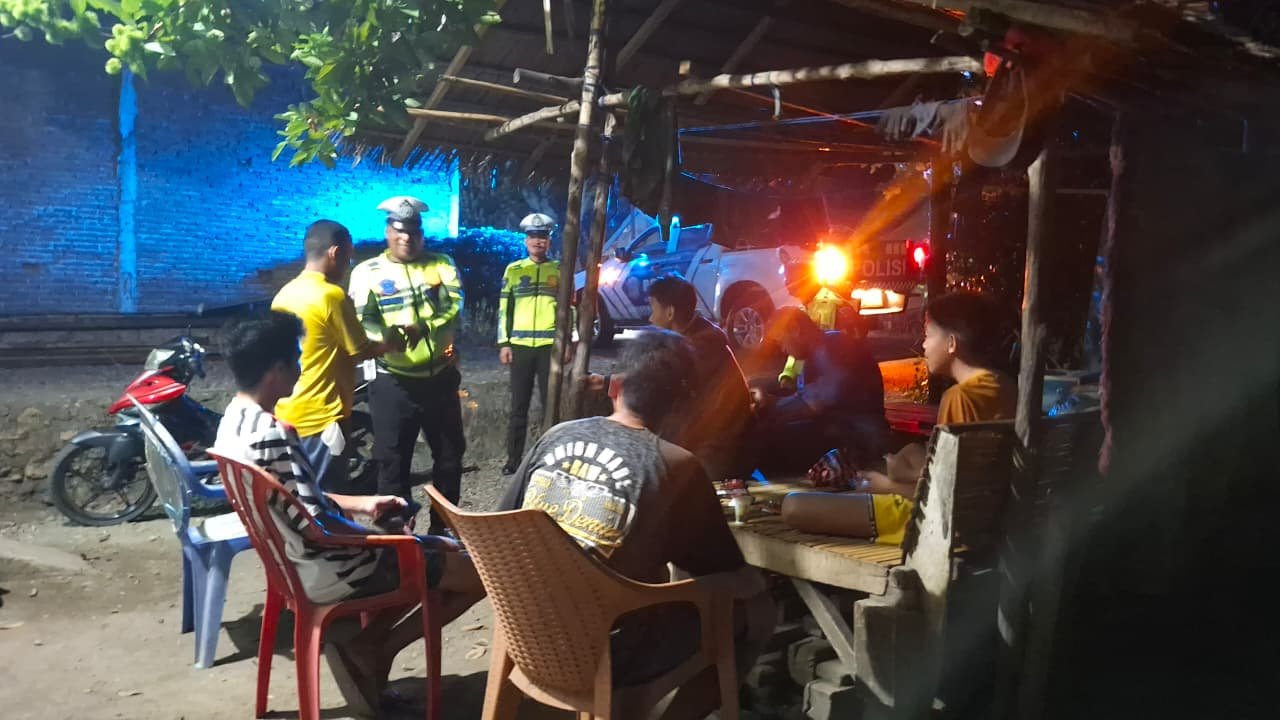 Patroli Blue Light Polantas Karib Polda Sulbar: Lampu Biru Jadi Jaminan Rasa Aman dan Nyaman Malam Hari di Mamuju