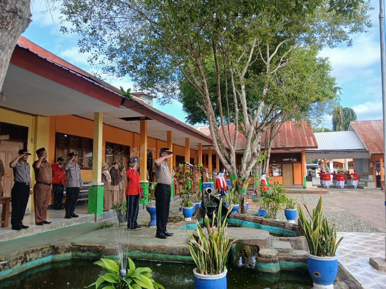 Bentengi Generasi Muda dari Narkoba, Kasat Binmas Polres Luwu Tanamkan Kesadaran Hukum di SMP Negeri 1 Bajo
