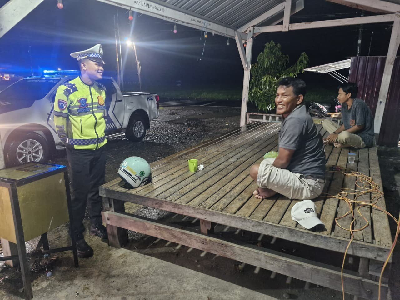 Jaga Malam yang Tetap Aman, Patroli Blue Light Polantas KARIB Polda Sulbar Sisir Wilayah Kalukku