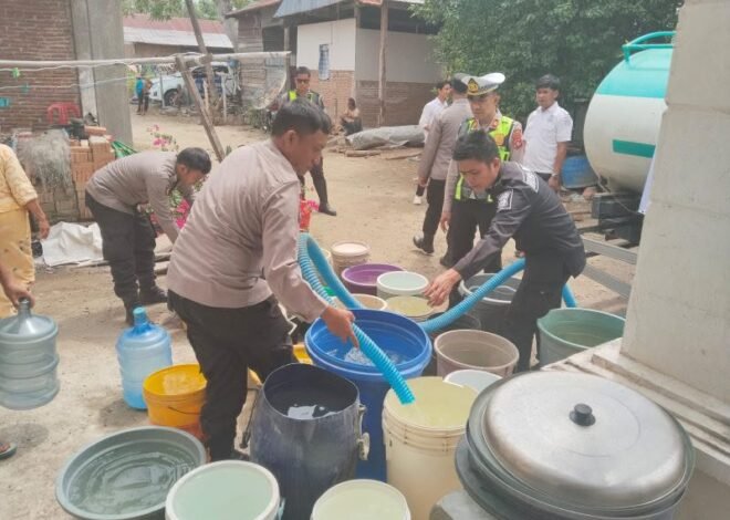 Atasi Kekeringan, Polres Polman Distribusikan 8.000 Liter Air Bersih, Warga Ucapkan Terima Kasih Tulus