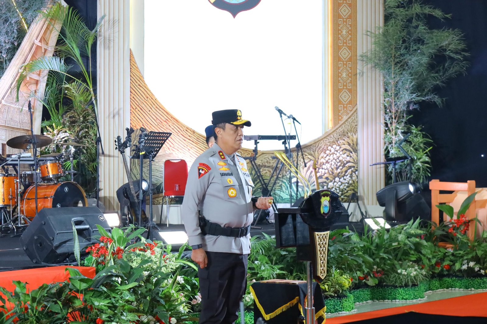 Kapolda Sulsel Pimpin Sertijab Pejabat Utama dan Kapolres Jajaran Serta Lantik Karolog dan Kapolresta Gowa