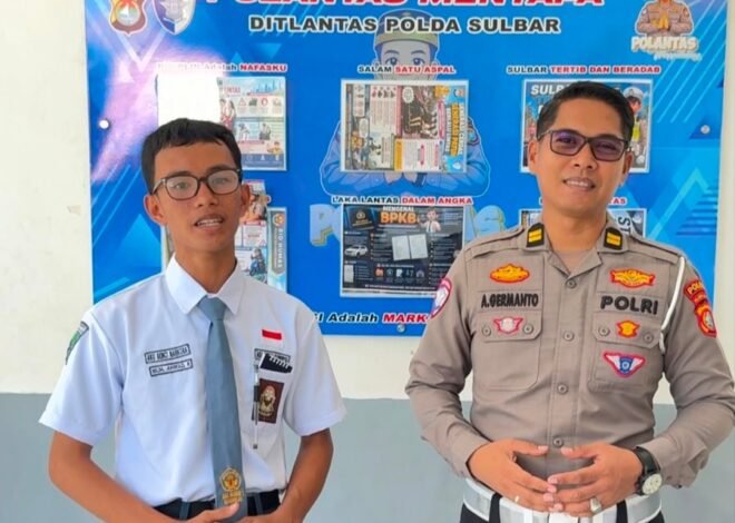 Ditlantas Polda Sulbar Pasang Mading Edukatif di SMA Negeri 1 Mamuju: Wadah Belajar Tertib dan Selamat