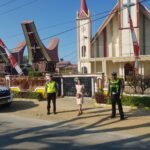 Hadir Beri Rasa Aman, Satlantas Polres Polman Laksanakan Pengamanan dan Patroli Dialogis di Tempat Ibadah