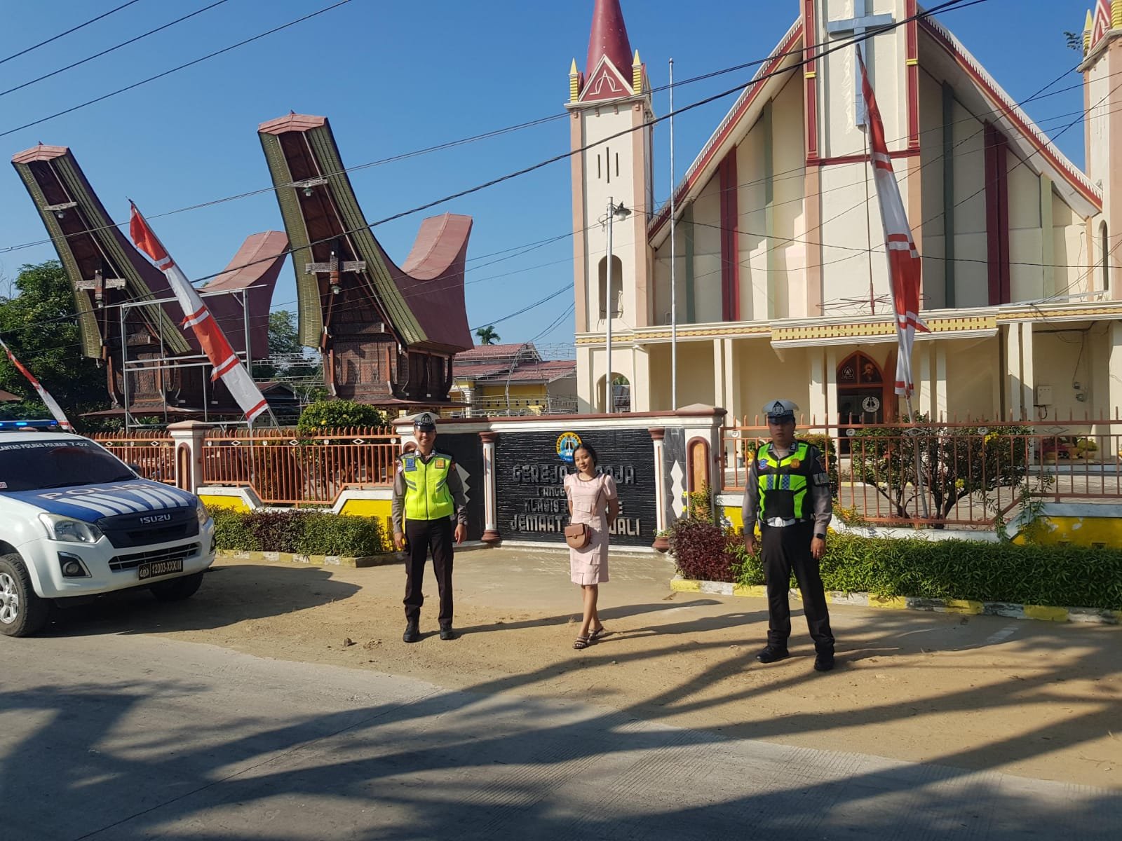 Hadir Beri Rasa Aman, Satlantas Polres Polman Laksanakan Pengamanan dan Patroli Dialogis di Tempat Ibadah