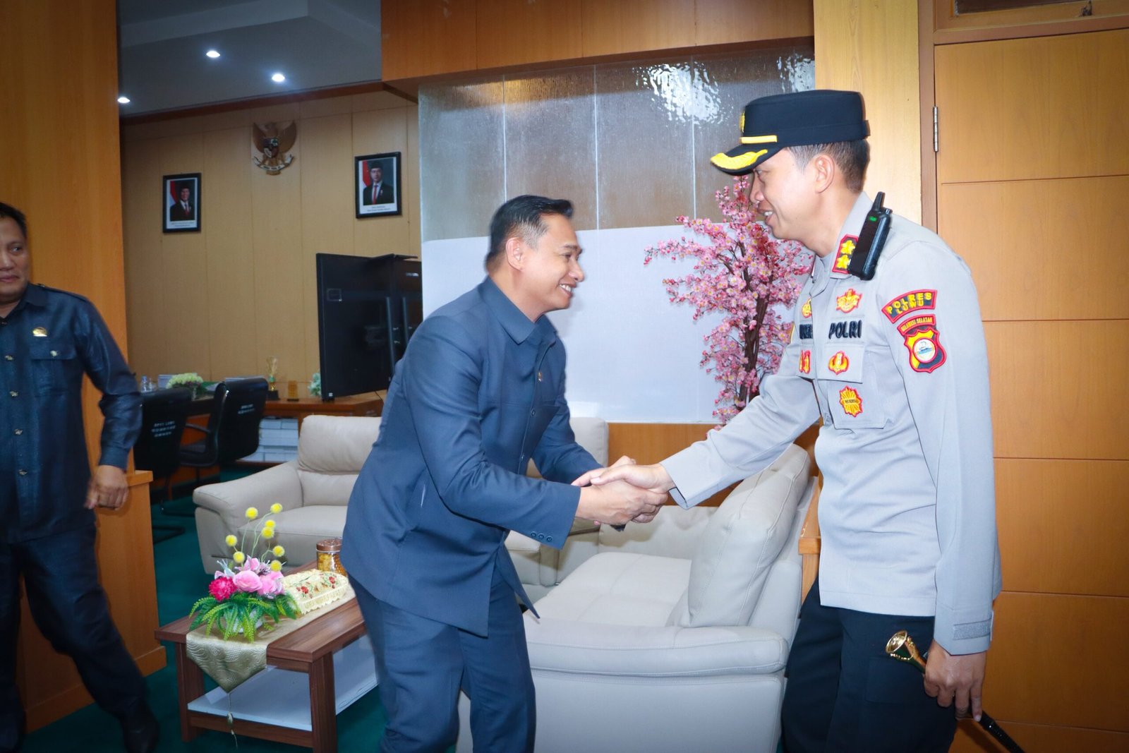 Bangun Kolaborasi Sejak Hari Pertama, Kapolres Luwu Sambangi Ketua DPRD