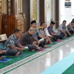 Titipan Doa Tulus: Polda Sulbar Bersama Anak Yatim Memohon Keberkahan Keamanan Negeri