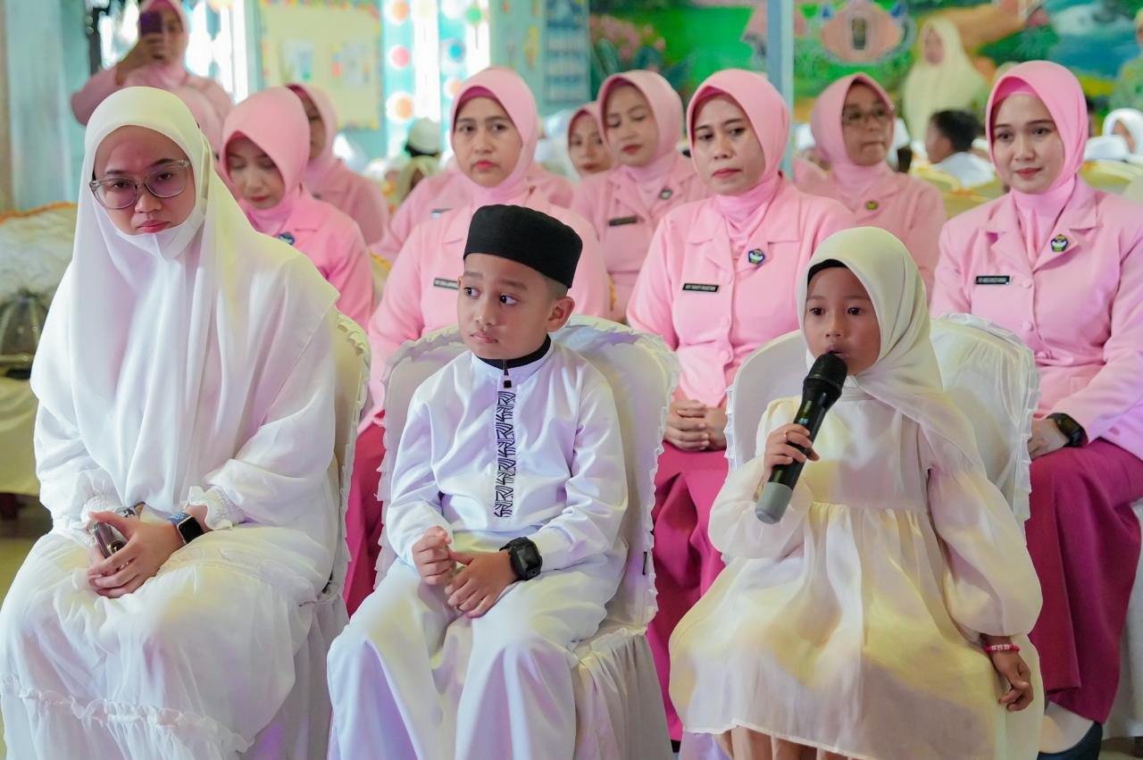 Kunjungi TK Kemala Bhayangkari 11 Polman, Ketua Bidang Keagamaan YKB Pusat Tebarkan Semangat Cinta Kasih dan Pendidikan Agama