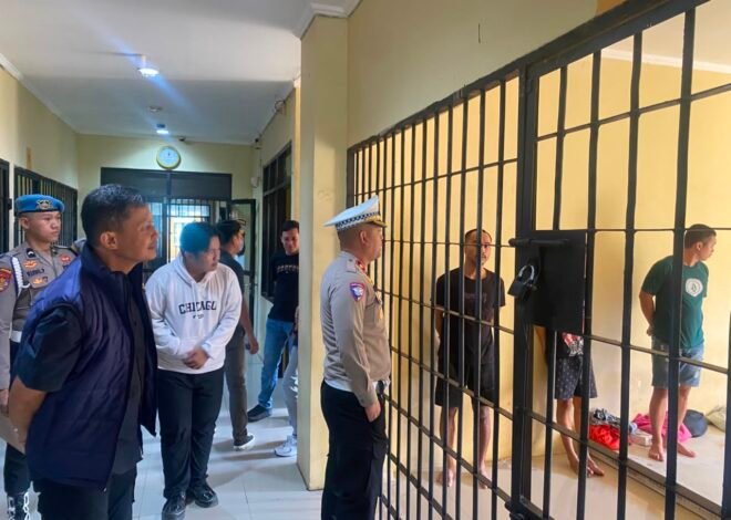 Sambut HUT RI ke-81, Personel Polda Sulbar Tetap Siaga Jaga Keamanan dan Pelayanan Masyarakat