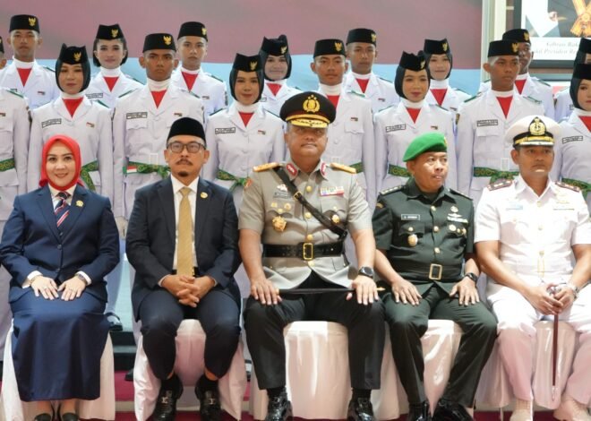Kapolda Sulbar Beri Semangat Putra-Putri Terpilih Pengibar Bendera Pusaka HUT ke-81 RI
