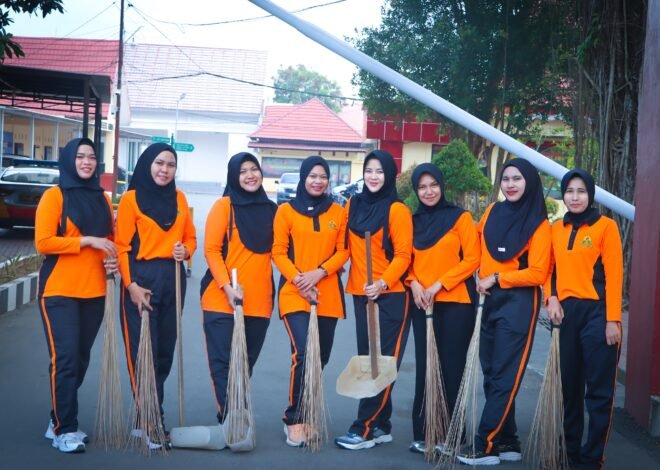 Bukan Sekadar Seremonial, Polwan Polres Luwu Bergerak Wujudkan Mako Bersih dan Indonesia Asri