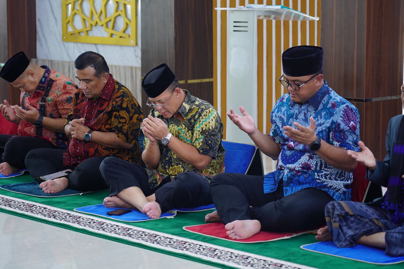 Kekuatan Doa, Polda Sulbar Bersama Santri dan Anak Yatim Mohon Keselamatan dari Ancaman Karhutlah