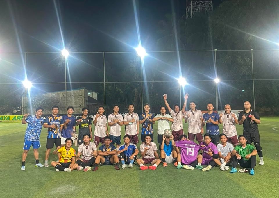 Lewat Minisoccer, Personil gabungan Polda sulbar dan Polresta vs Kanwil Kemenkeu Sulbar Eratkan Ikatan Persaudaraan