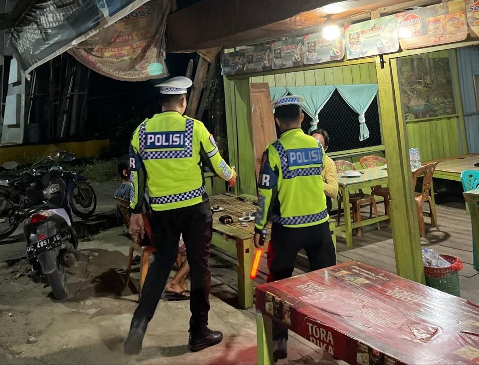 Patroli Malam Polantas Polda Sulbar: Hadir Menjaga, Menyapa, dan Menebar Pesan Keselamatan